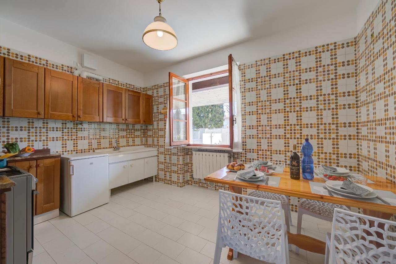 سيرمِيوني Villa Fiorita Apartments - Happy Rentals المظهر الخارجي الصورة